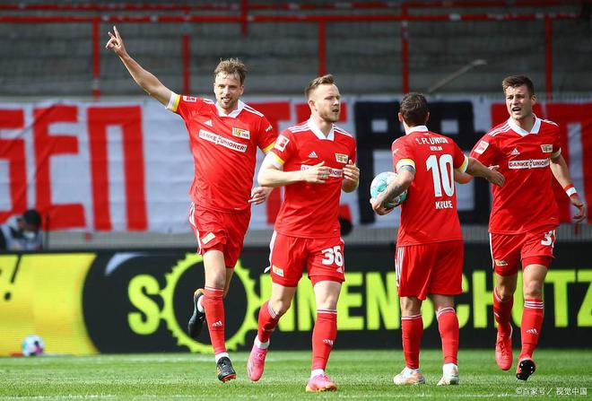 包含沃尔夫斯堡遭遇主场失利，士气低迷难振的词条