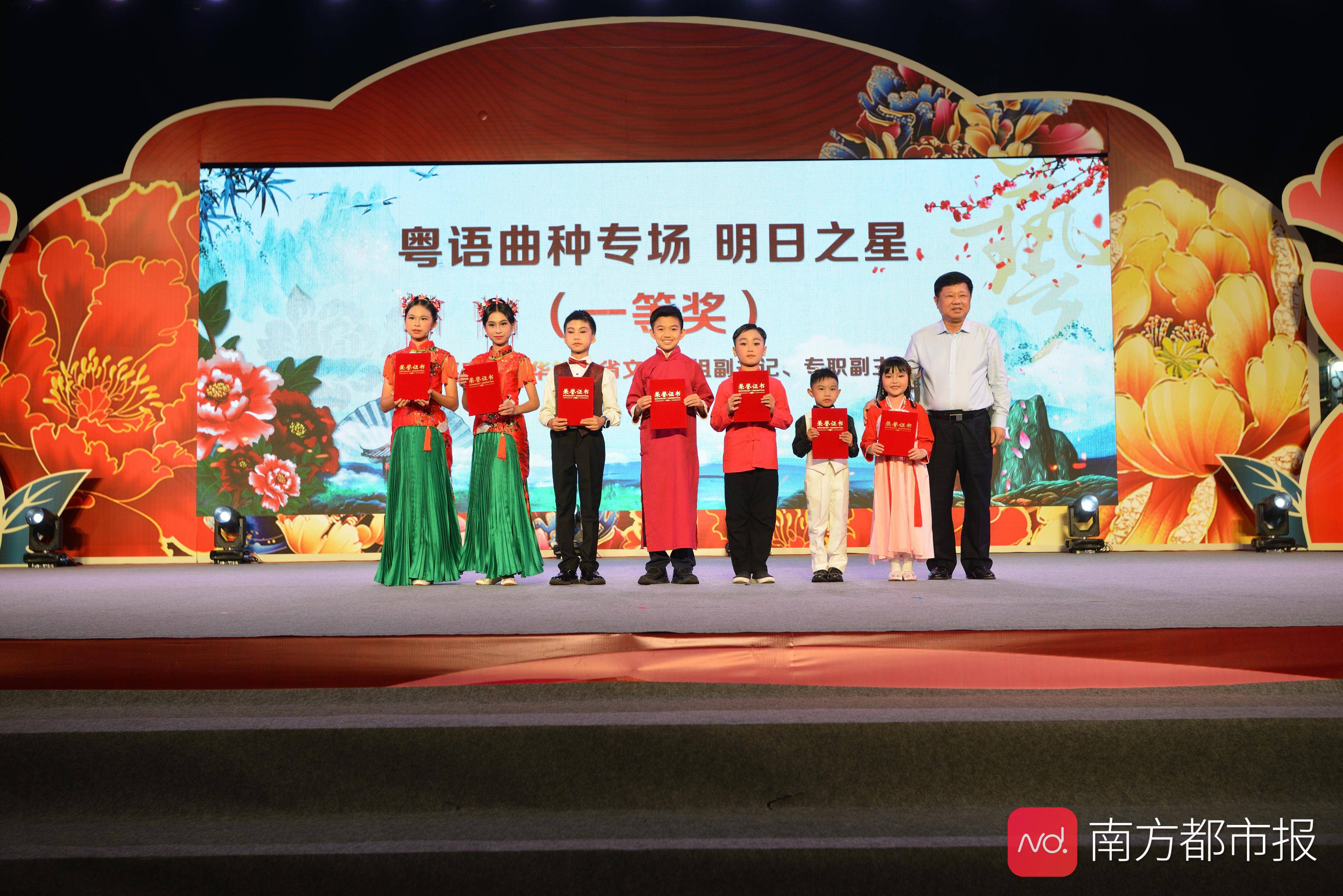 篮球夏季联赛精彩纷呈，老将新秀同台竞技的简单介绍