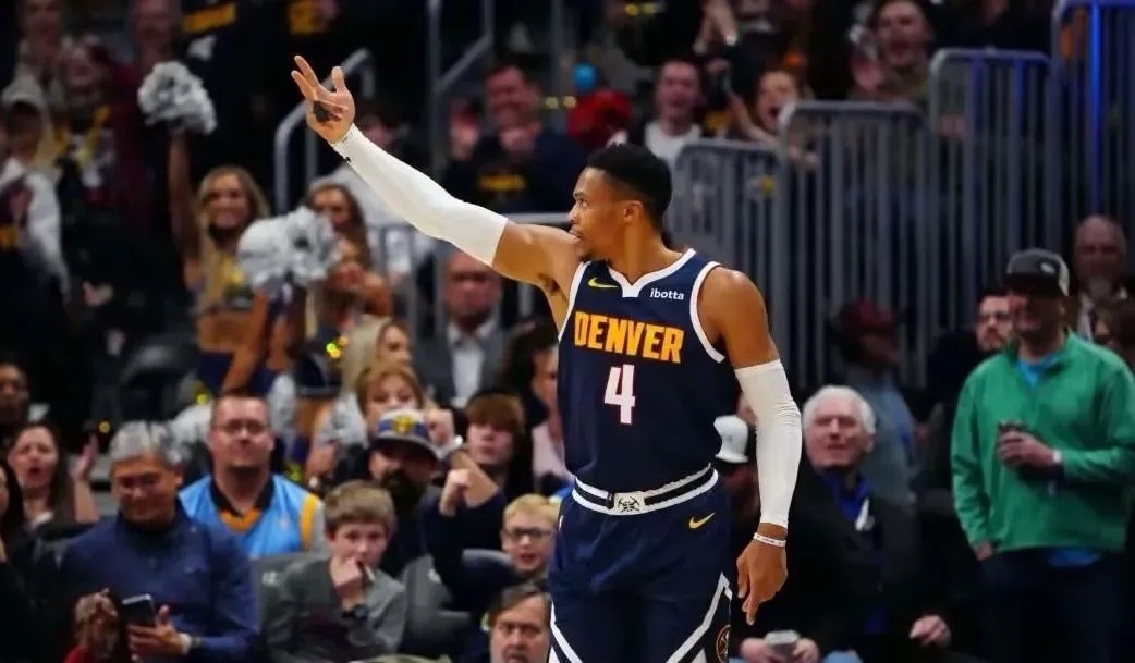 威少砍下三双，雷霆击败太阳豪取三连胜的简单介绍