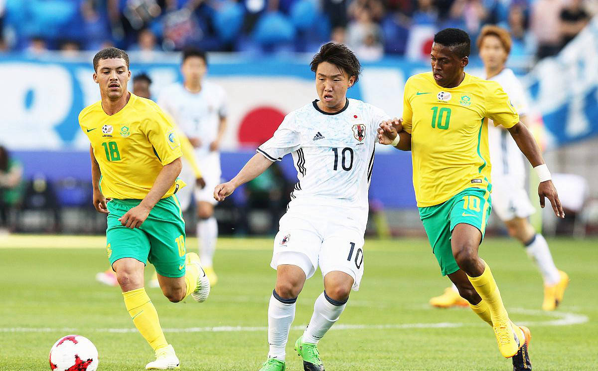 关于皇家贝蒂斯签约新后卫，增强防线实力的信息