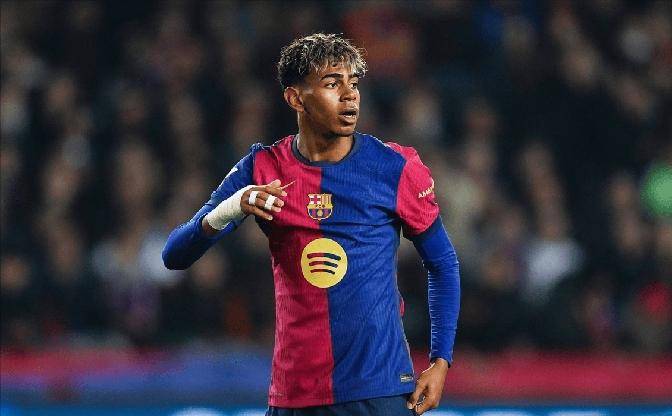 关于足球界新星崭露头角，球队再添战斗力的信息