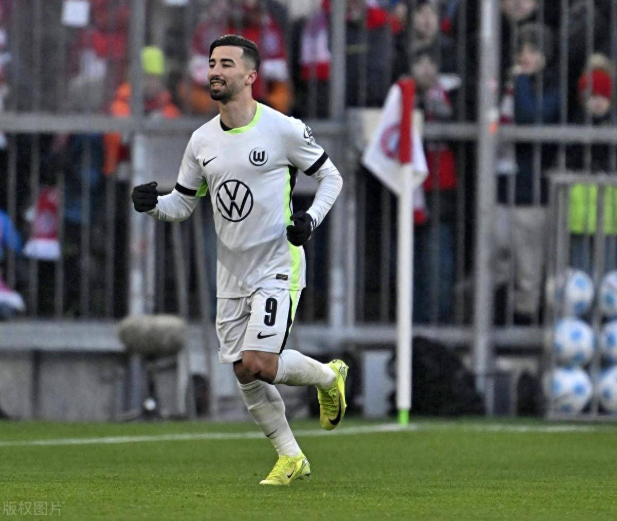 沃尔夫斯堡队赢得胜利，锁定积分榜前列的简单介绍