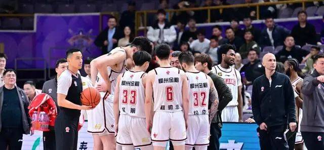 包含球队发挥失常，教练剧烈变阵，能否扭转颓势？的词条