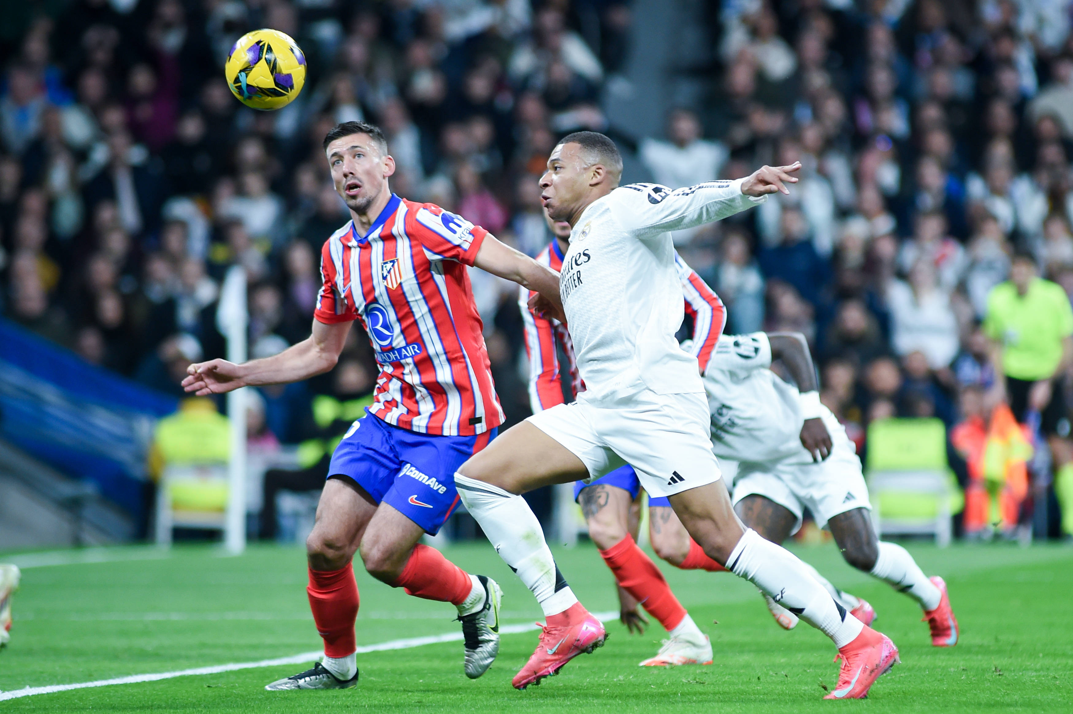 包含头版：马德里竞技战胜皇家贝蒂斯，积分逐渐攀升的词条