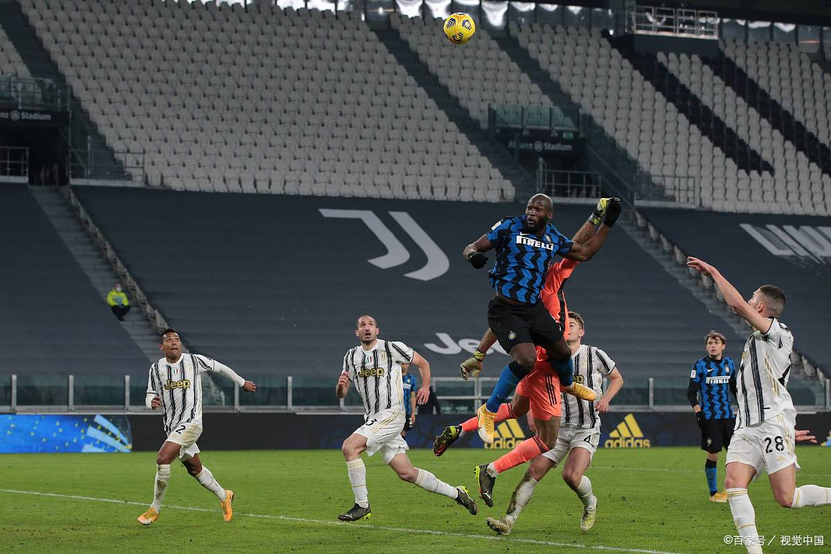 关于一场悬念的欧洲足球比赛赢得球迷热议的信息