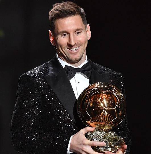 巴塞罗那赛季开门红：梅西再次发挥作用