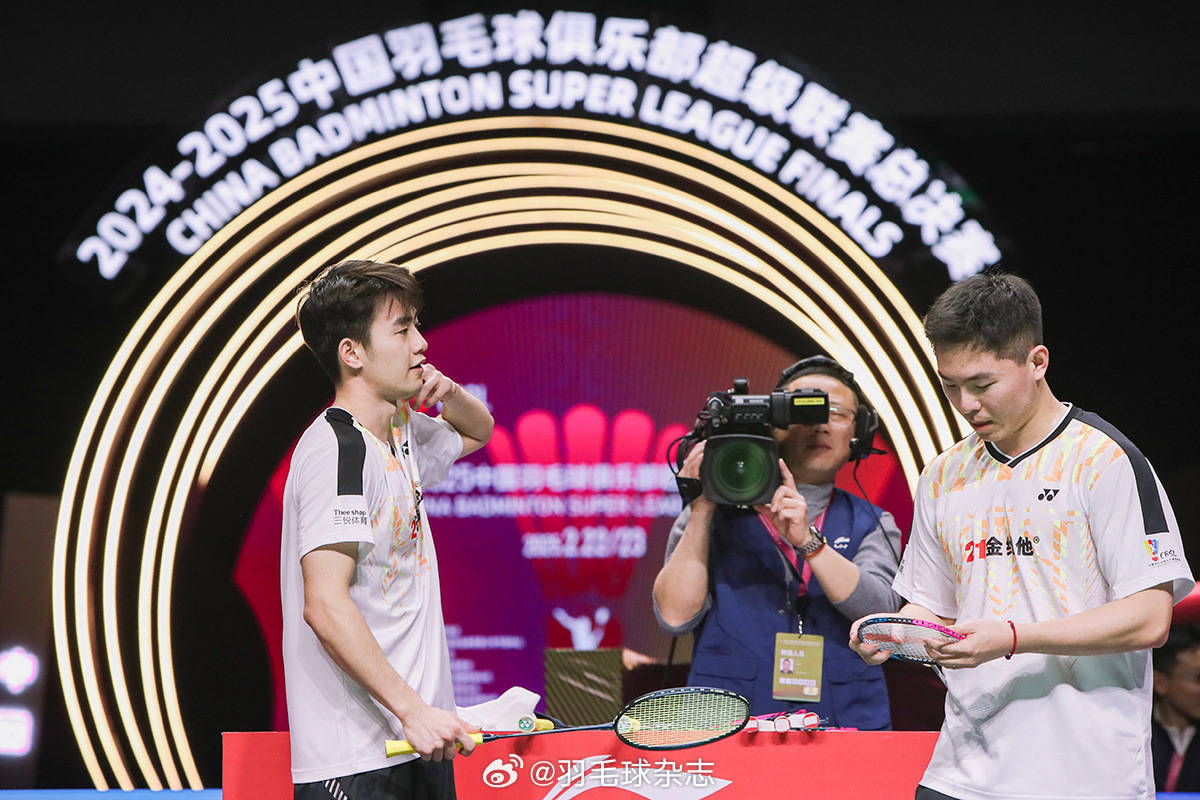 新人表现抢眼，赢得球迷青睐和教练赞誉