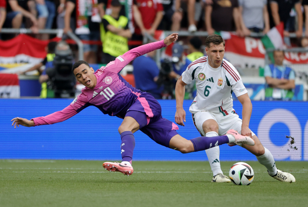 匈牙利队在欧锦赛中将士们功成名就 匈牙利队在欧锦赛中将士们功成名就