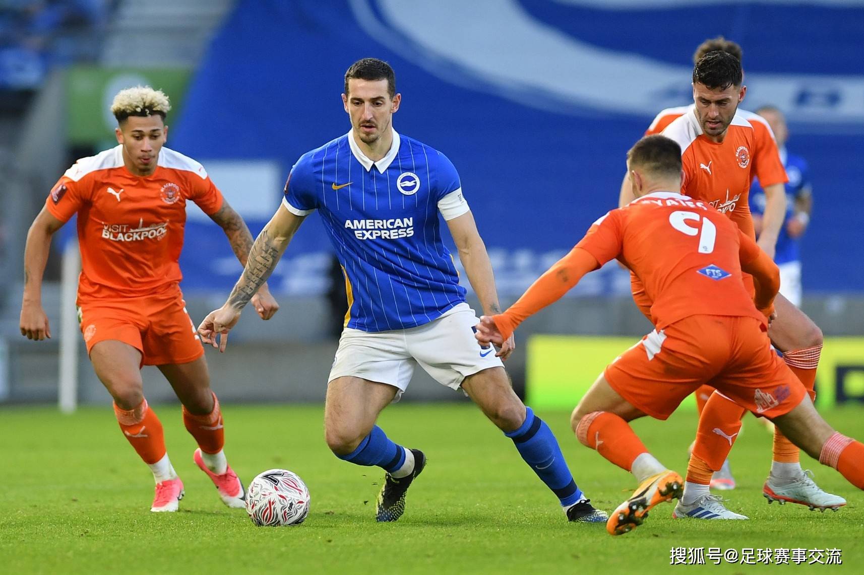 足球比赛中，球员们将展现出最佳状态