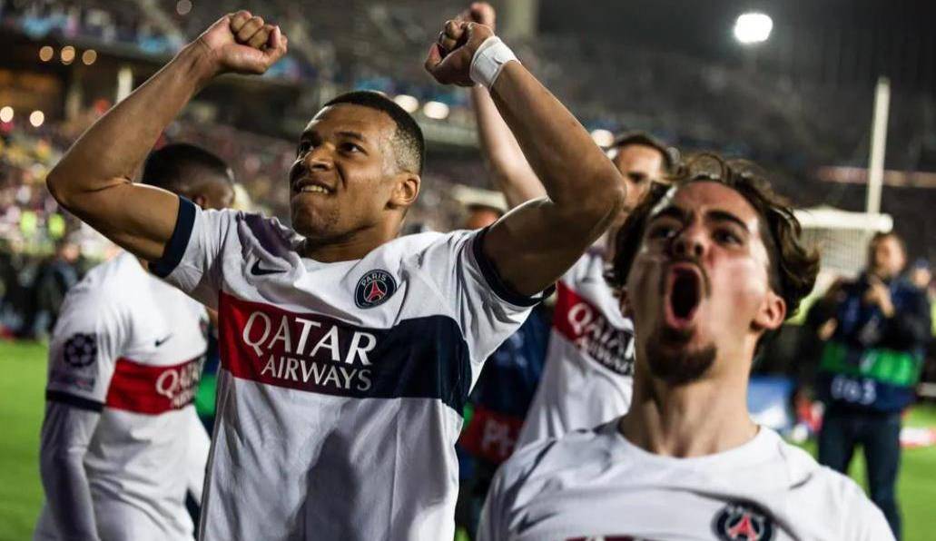 包含快讯：巴塞罗那抵达美国备战世俱杯的词条