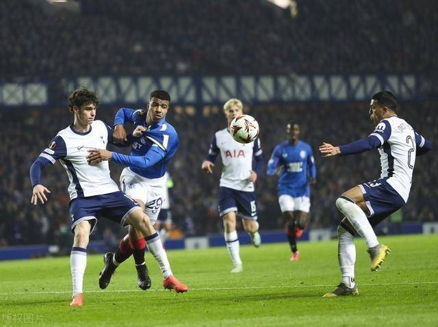 关于赛场上的对决越发精彩，胜负难料的信息