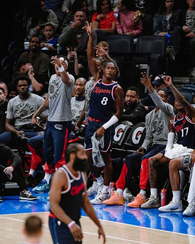 关于快船队新援表现抢眼，助球队取得胜利的信息