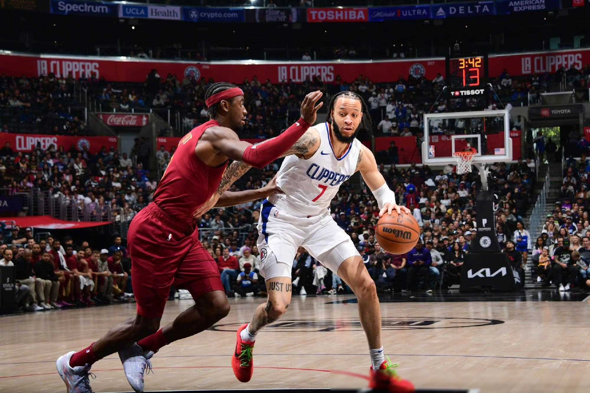 关于快船队新援表现抢眼，助球队取得胜利的信息