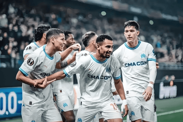 包含法甲球队展现实力，竞争愈发激烈的词条