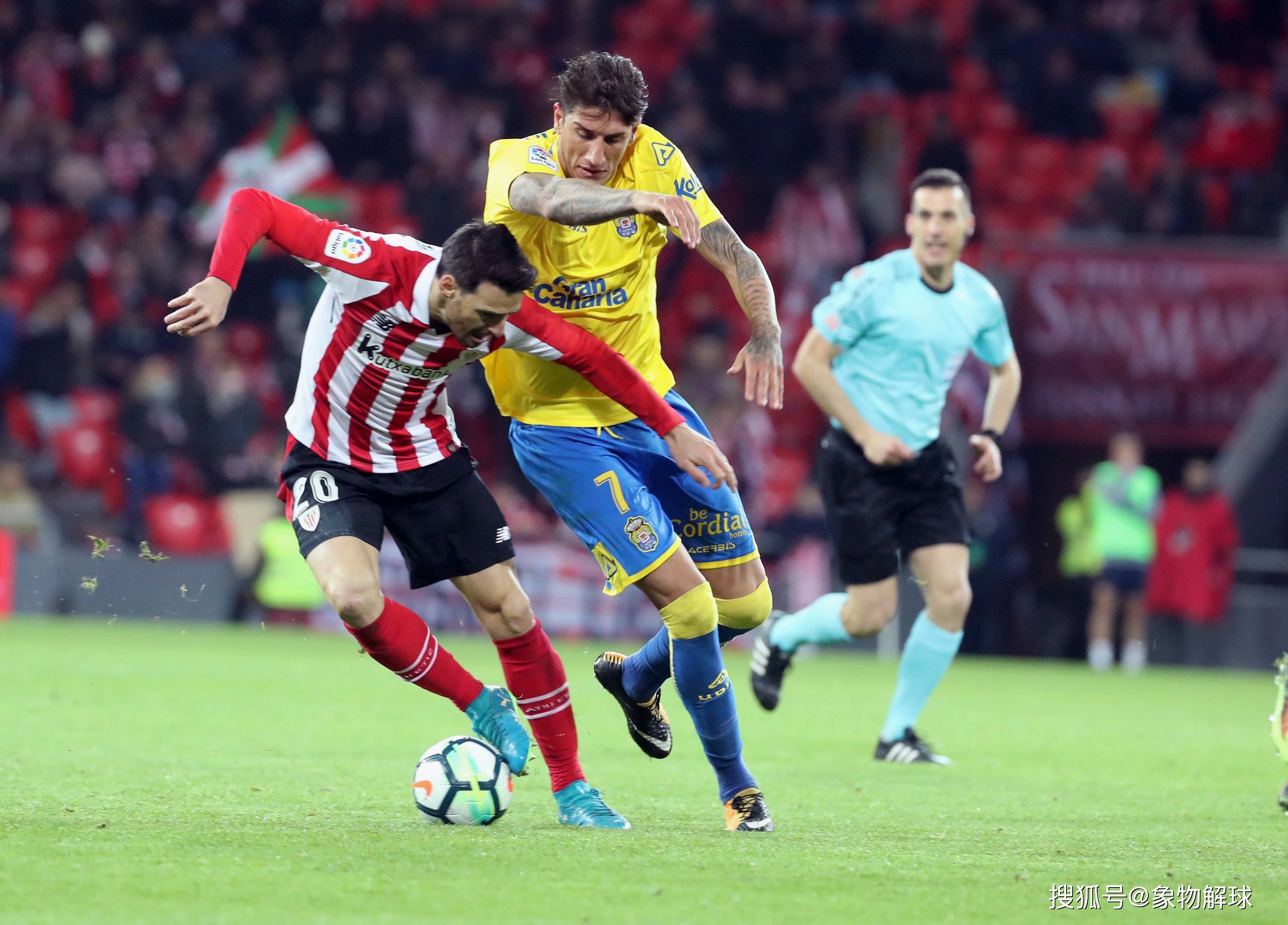 包含马夏尔梅开二度，马赛主场取得胜利的词条