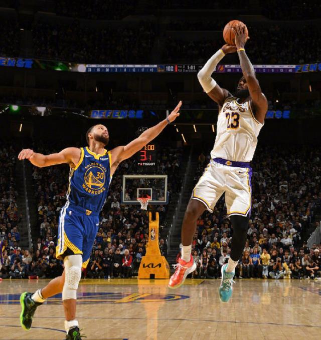 包含热血对决！球员实力碰撞火花四溅的词条