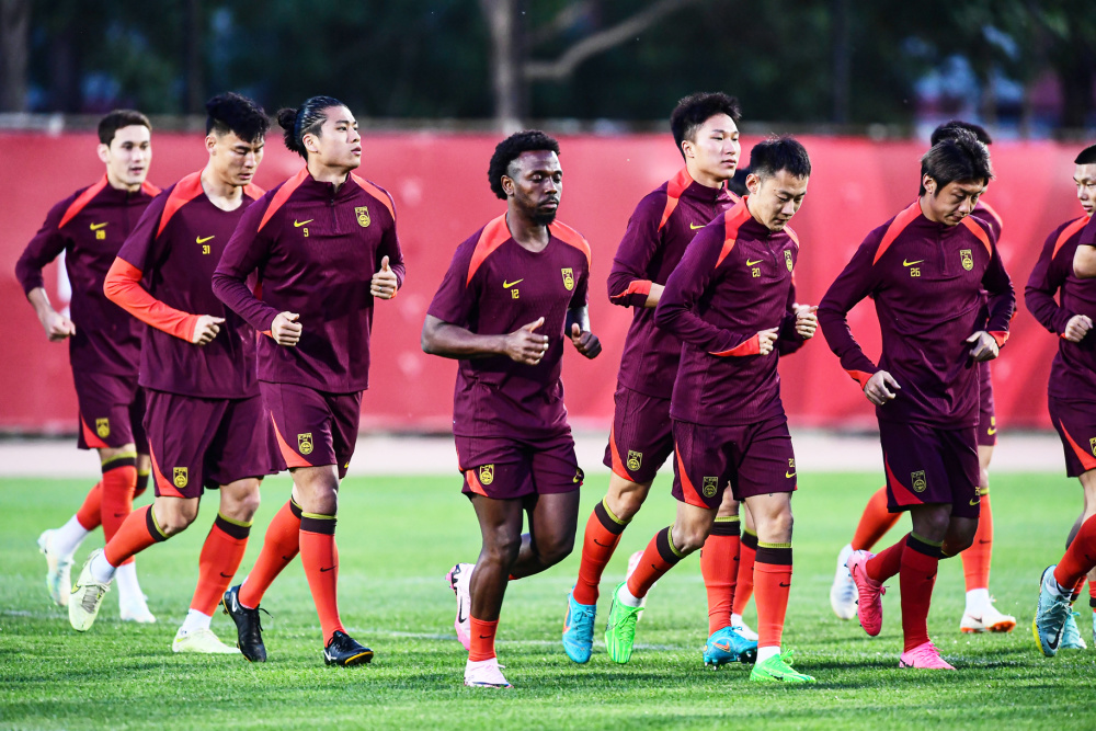 球队备战全力以赴，迎来一场胜利