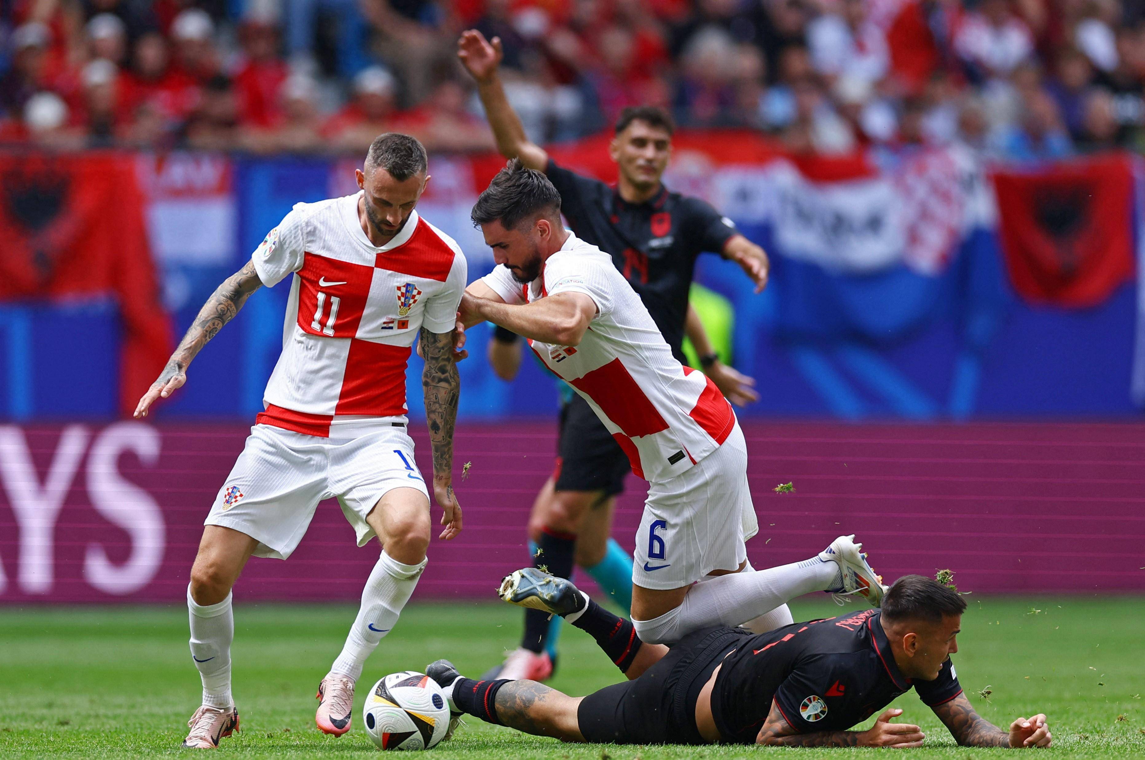 瑞士足球队成功晋级下一轮比赛 瑞士足球队成功晋级下一轮比赛