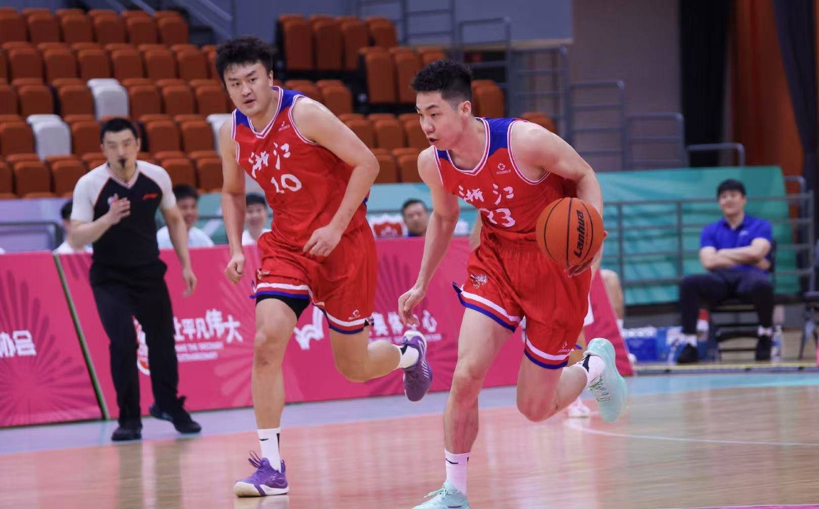 关于强势夺冠!国内篮球赛事最新战报的信息 关于强势夺冠!国内篮球赛事最新战报的信息