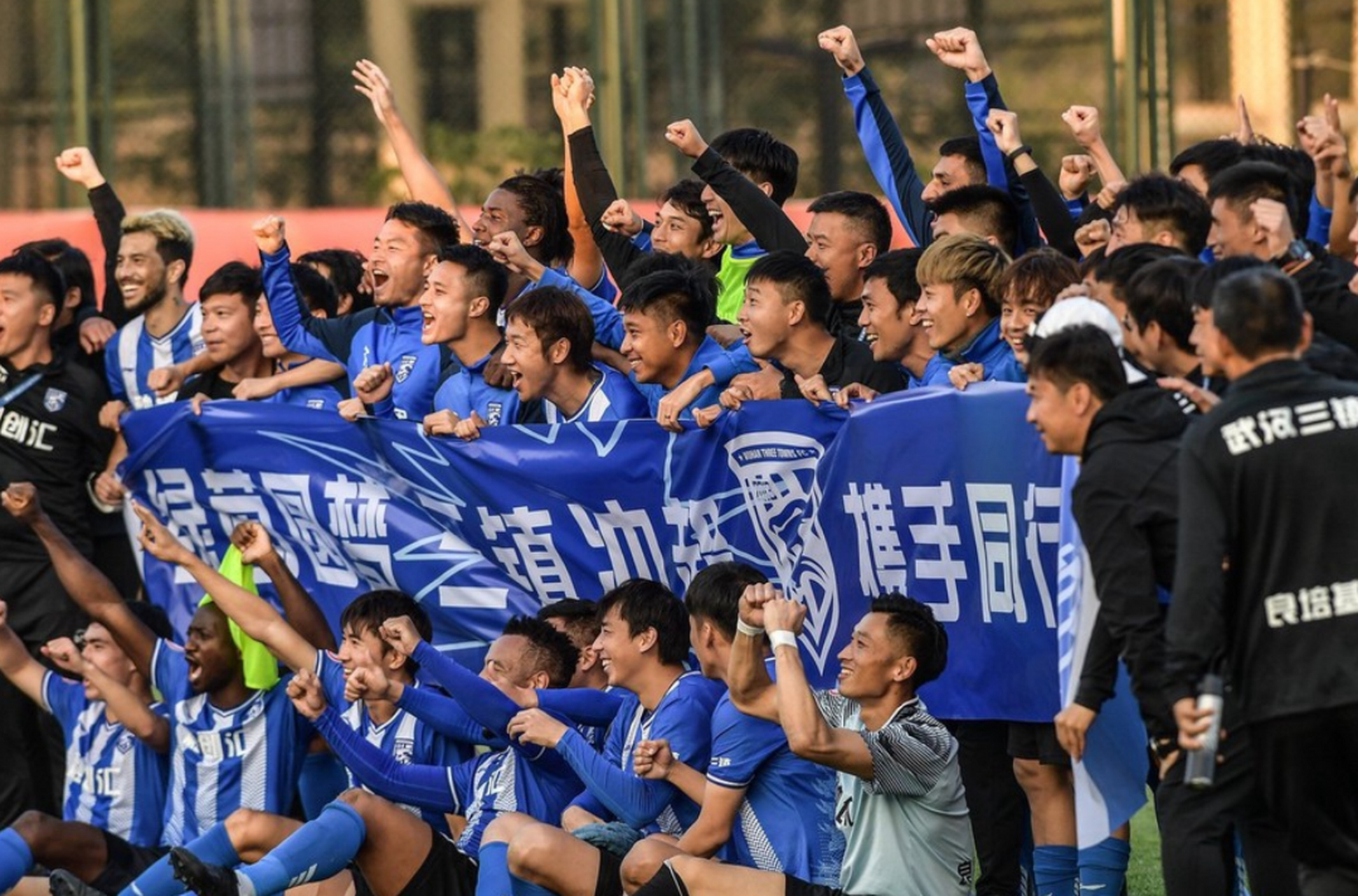 乌鲁木齐修建胜出，冲击中乙冠军的简单介绍