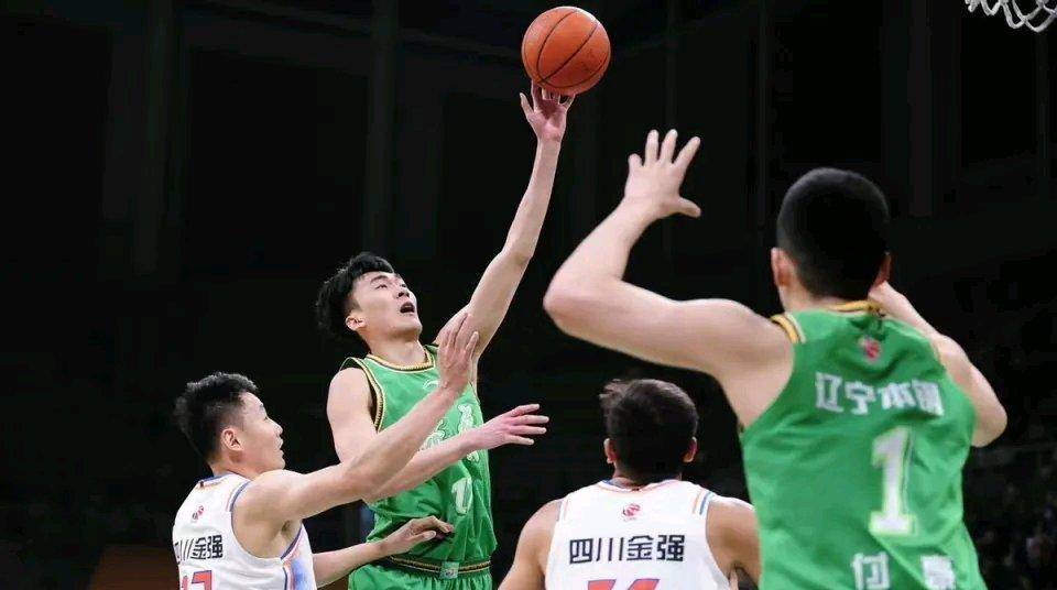 包含广东队遥遥领先，四川势不可挡排名继续攀升的词条