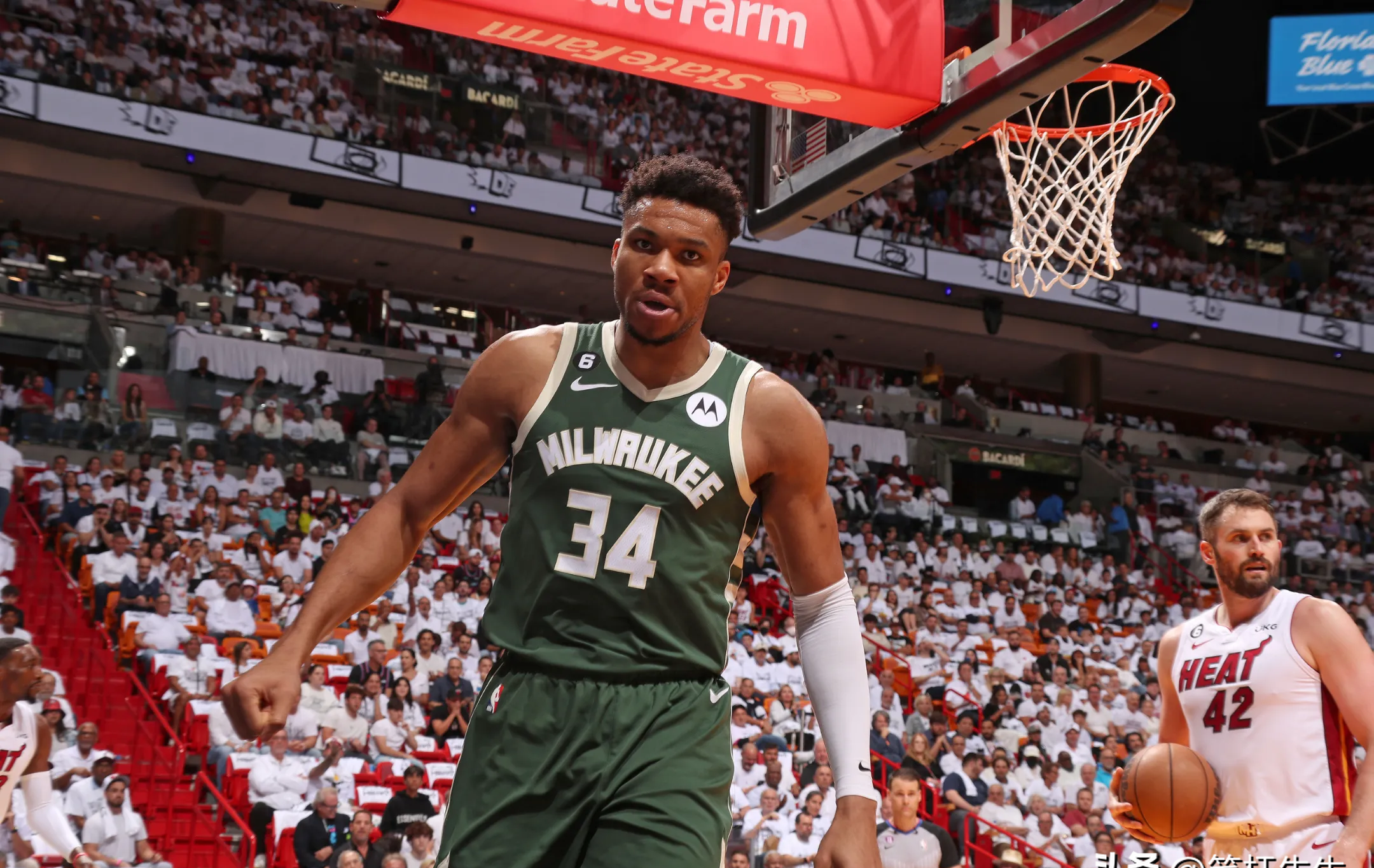 包含雄鹿完胜美国男篮，恩比德完成帽子戏法的词条