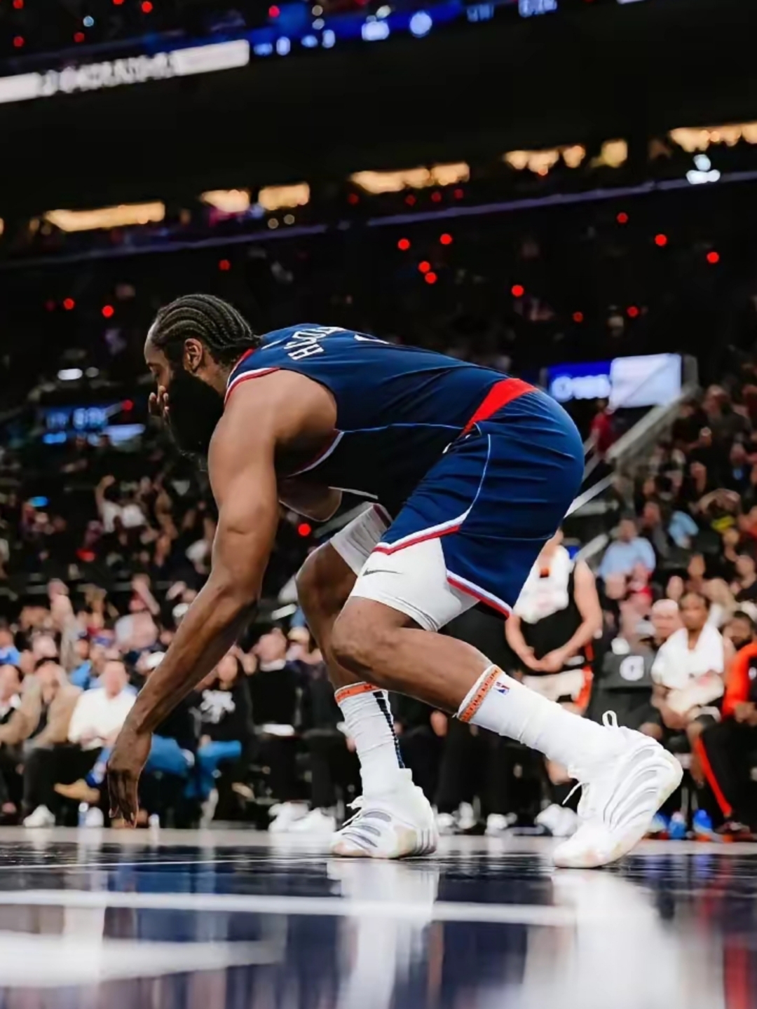 塞尔维亚男篮血洗火箭，哈登制霸全场的简单介绍