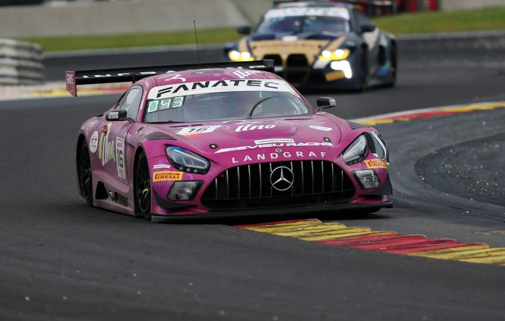 阿斯顿马丁鏖战红牛车队,皮亚斯特里统治全场 阿斯顿马丁鏖战红牛车队,皮亚斯特里统治全场