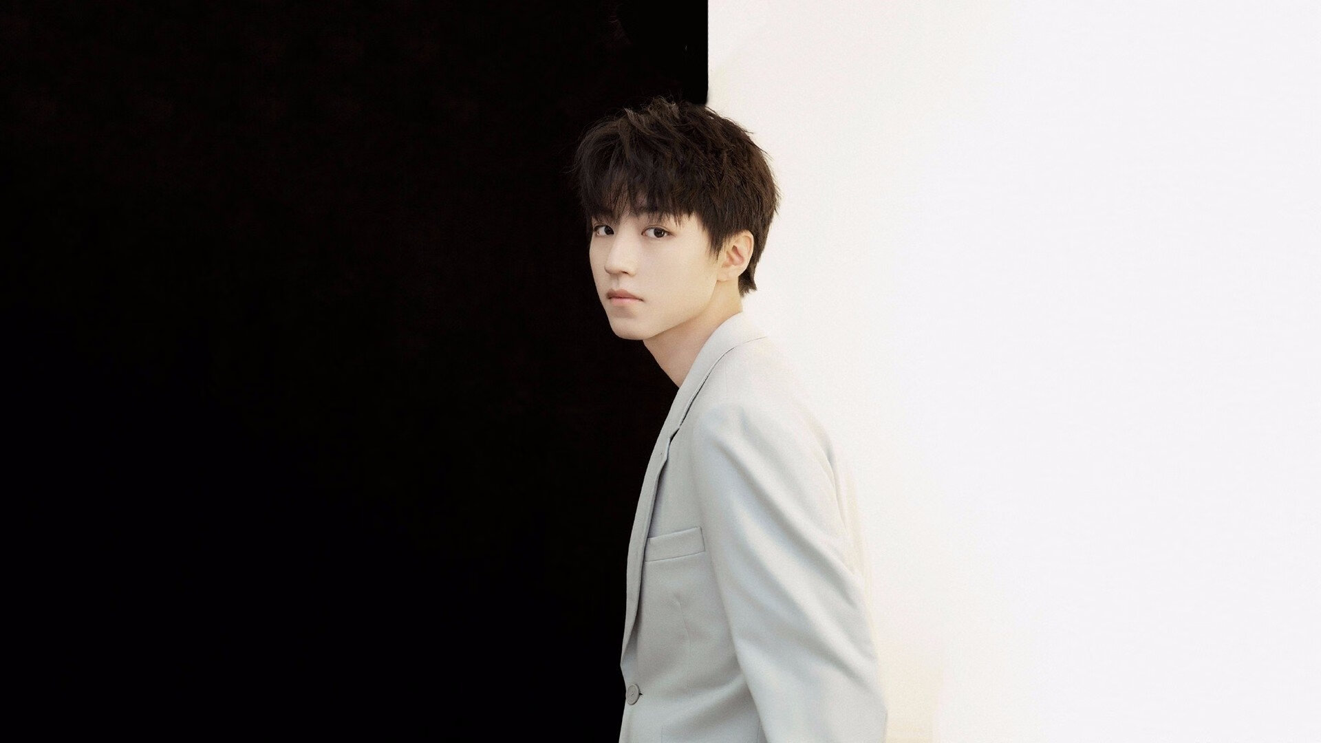 骑士硬仗制胜，戈贝尔全程高能输出诠释何为现代防守艺术