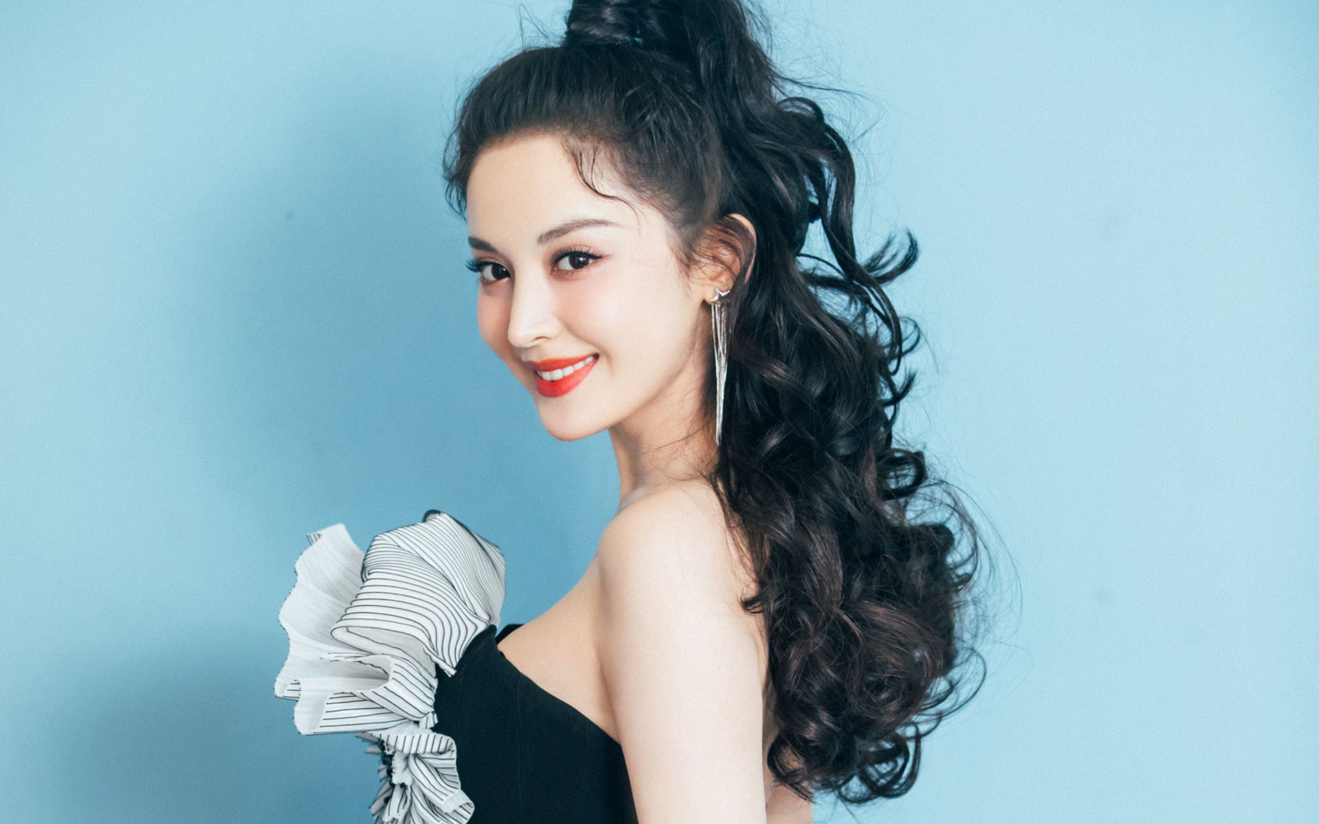 铁壁与丝绸，当深圳队的战术骨骼锁死森林狼的天赋肌肉