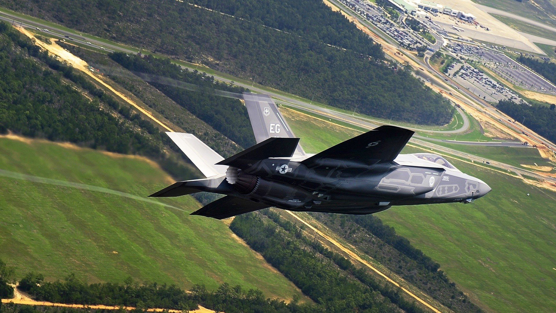 节奏魔术师与数据收割机，雷恩的艺术掌控与阿尔瓦雷斯的暴力美学